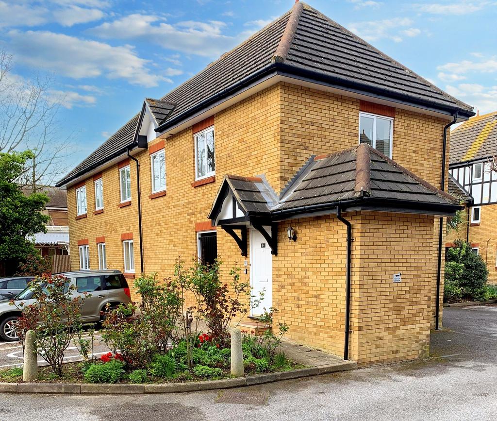 50 Barnstaple Road, Thorpe Bay, SS1 2 bed apartment for sale £247,500