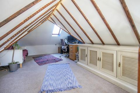 10 Fenhill Close, Bourton On The Hill, Moreton-in-marsh, GL56 9AD