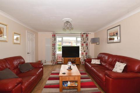 3 Austin Close, Kemsley, Sittingbourne, ME10 2RU