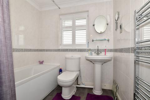 3 Austin Close, Kemsley, Sittingbourne, ME10 2RU