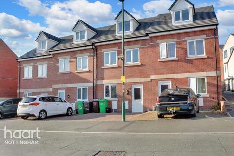 3 bedroom townhouse to rent, Gladstone Street, Nottingham