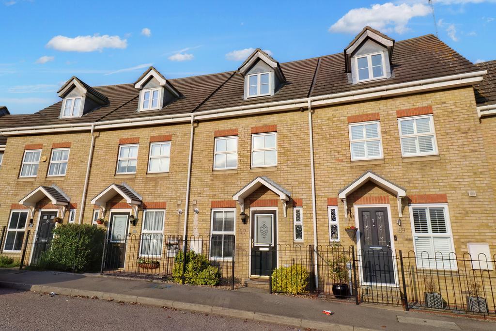 Mayflower Road, Chafford Hundred RM16 3 bed terraced house for sale £