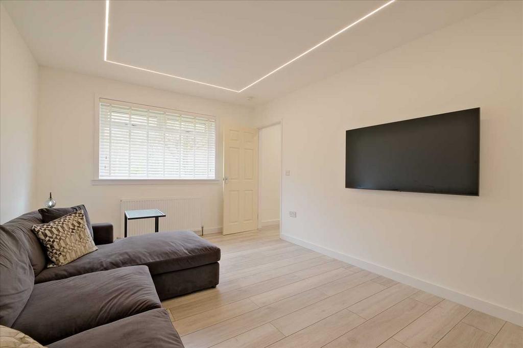 Woodhead Crescent, Hamilton 3 bed terraced house £123,000