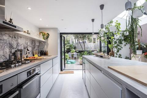 13a Poole Road, London, E9 7AE