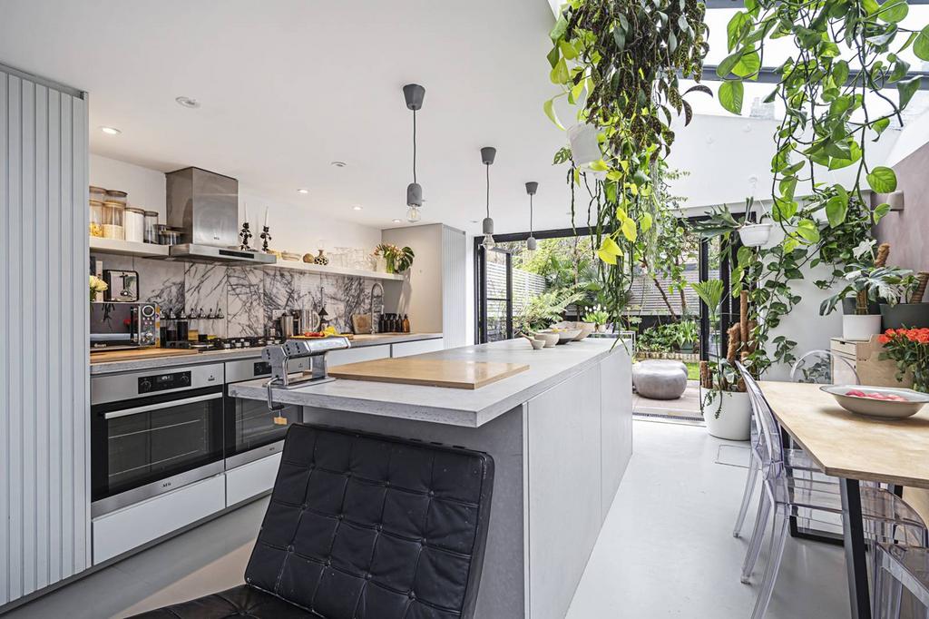 Poole Road, Victoria Park, London, E9 3 bed terraced house £1,000,000