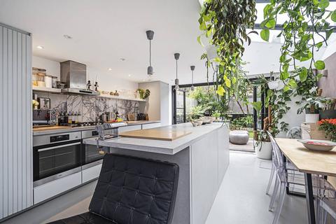 13a Poole Road, London, E9 7AE