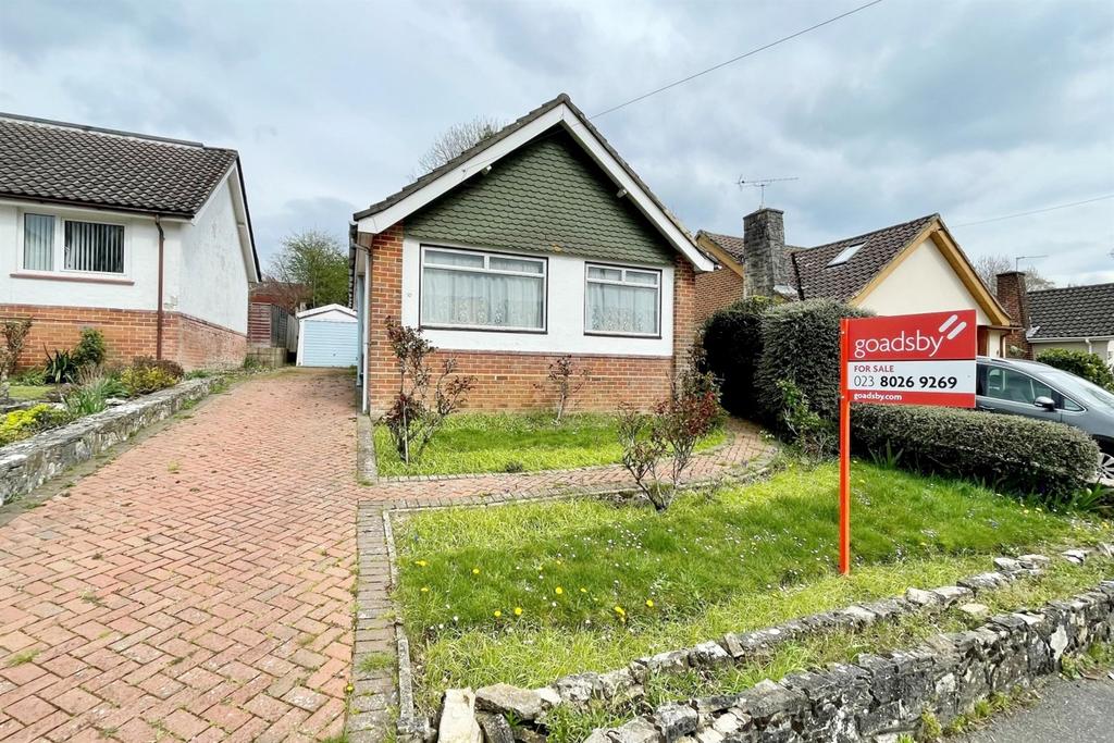 Chandlers Ford 2 bed detached bungalow for sale £365,000