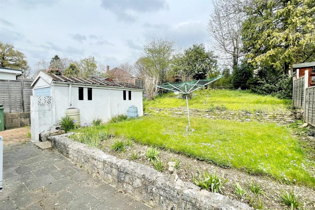 Chandlers Ford 2 bed detached bungalow for sale £365,000