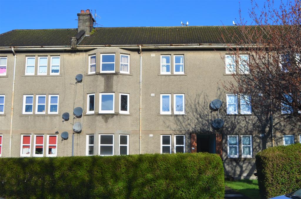 Castlegreen Street, Dumbarton, WDC, G82 1DZ 2 bed flat £650 pcm (£150 pw)