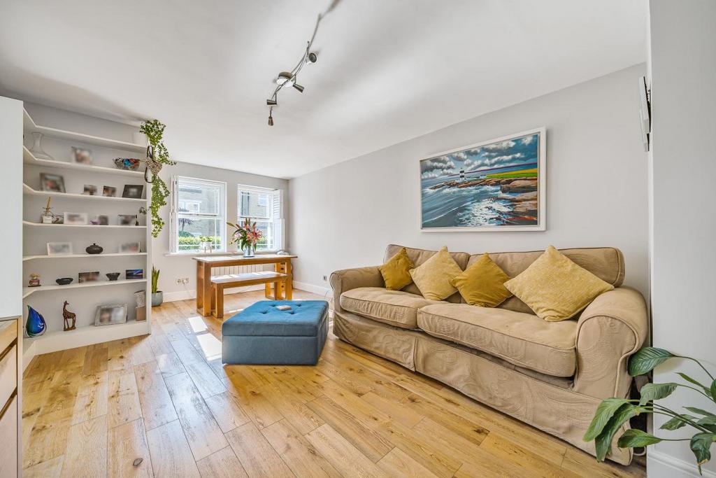 John Archer Way, Battersea 2 bed flat for sale £550,000