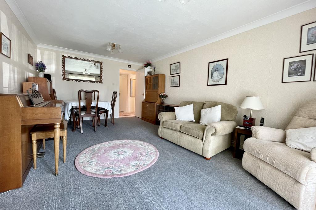 Lea House, 1 Mill Road, Eastbourne, East Sussex, BN21 2 bed flat for