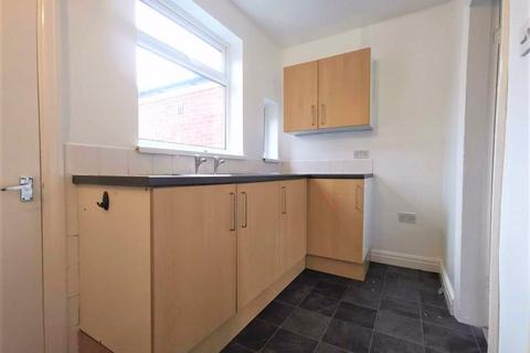 2 bedroom terraced house to rent, Moorhouse Road, Hull HU5