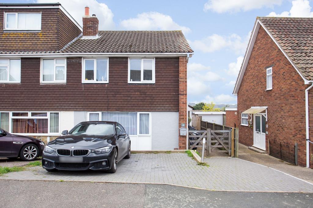 Cedar Road, Sturry, CT2 3 bed semidetached house for sale £290,000