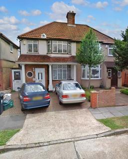 undefined, Berkeley Waye, Hounslow, Greater London TW5