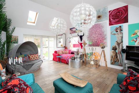 1 Moss End Place, Aberuthven, Auchterarder, PH3 1FH