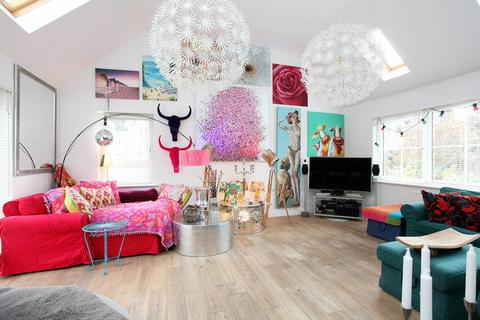 1 Moss End Place, Aberuthven, Auchterarder, PH3 1FH