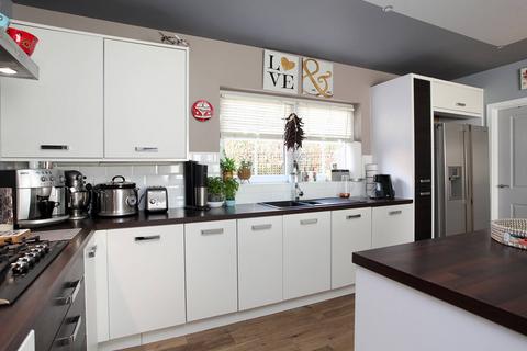 1 Moss End Place, Aberuthven, Auchterarder, PH3 1FH