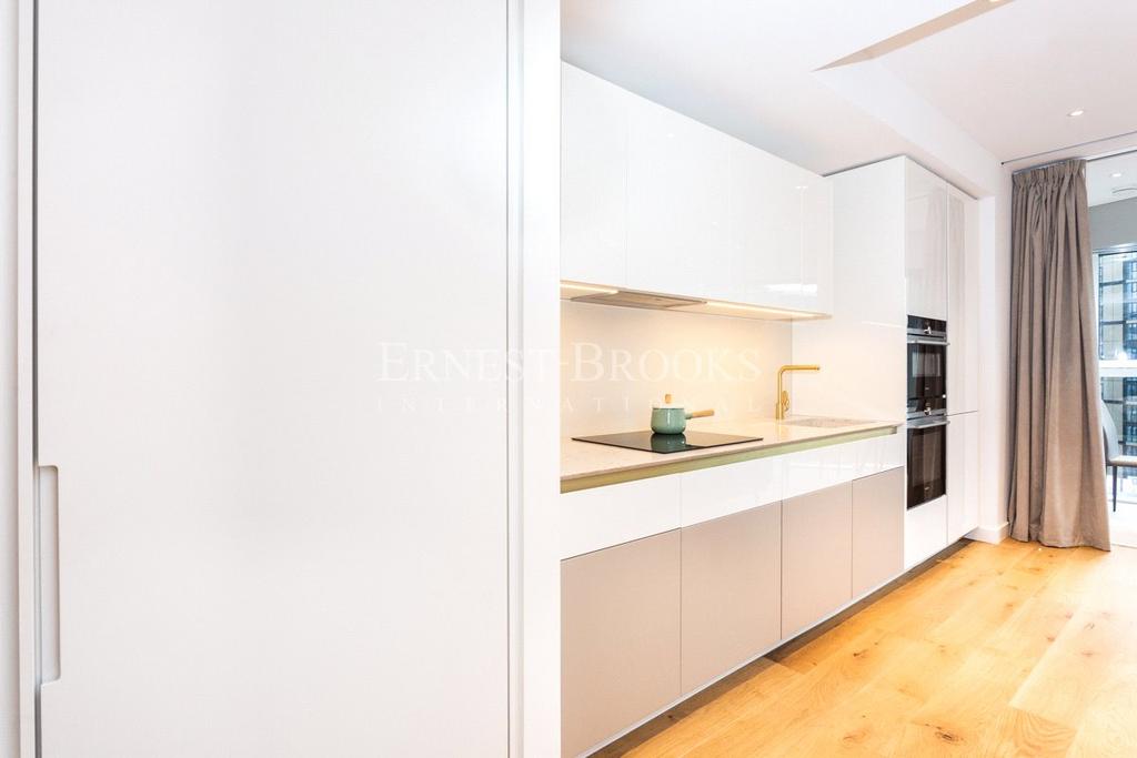 Oakley House, 10 Electric Boulevard, SW11 Studio - £2,492 pcm (£575 pw)