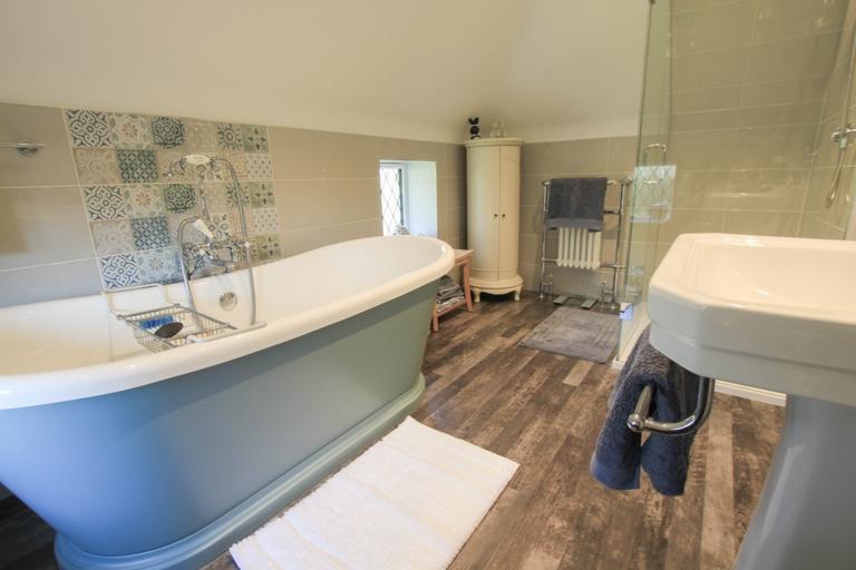 En-Suite Bathroom