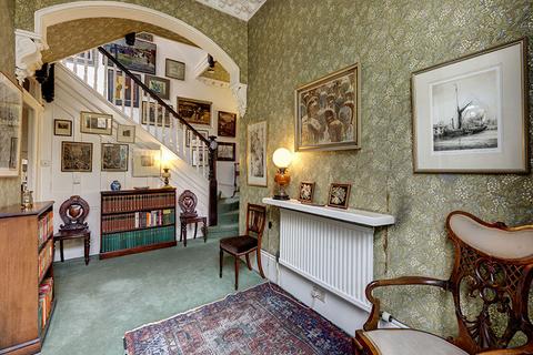 17 Redington Road, London, NW3 7QX
