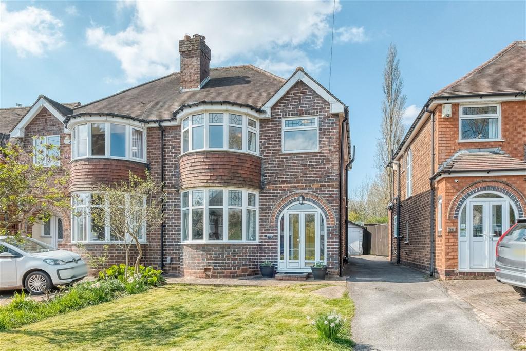 Braemar Road, Solihull, B92 8BS 3 bed semidetached house £375,000