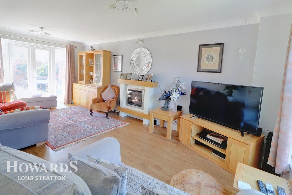 Mendham Lane, Harleston 6 bed detached house for sale £375,000