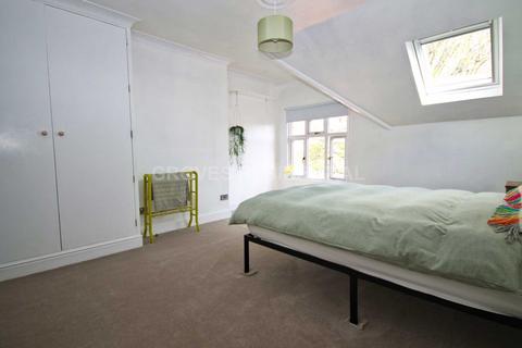 2 bedroom flat to rent, Rodney Road, New Malden