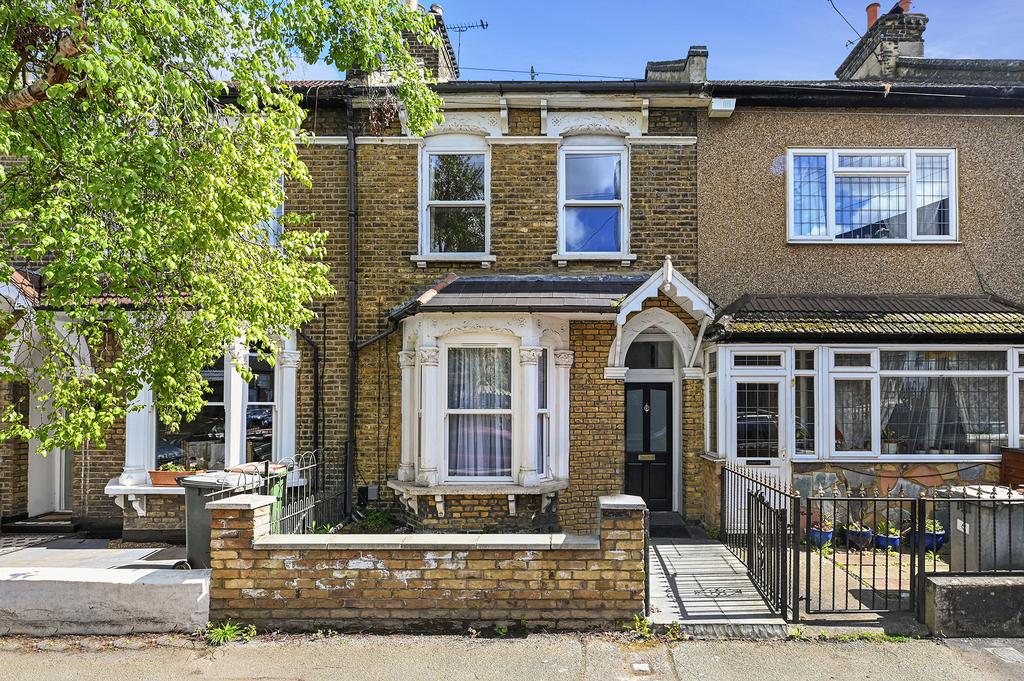 Lorne Road, London E7 1 bed flat for sale £350,000