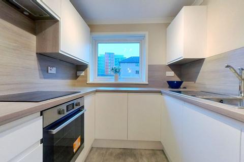 2 bedroom flat to rent, Riverview Place, Waterfront, Glasgow, G5