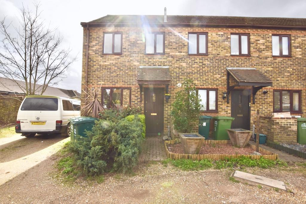 Squires Walk, Ashford, Surrey, TW15 1 bed end of terrace house for sale