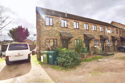 6 Squires Walk, Ashford, TW15 1TS