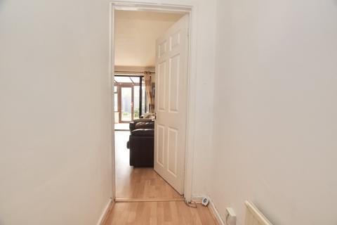 6 Squires Walk, Ashford, TW15 1TS
