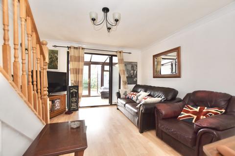 6 Squires Walk, Ashford, TW15 1TS