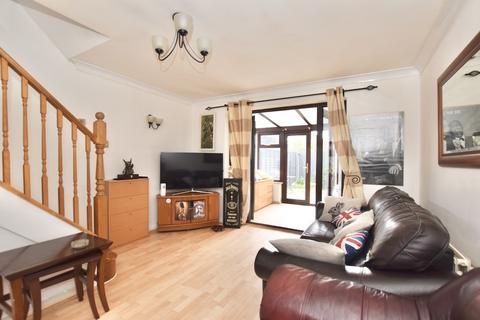 6 Squires Walk, Ashford, TW15 1TS