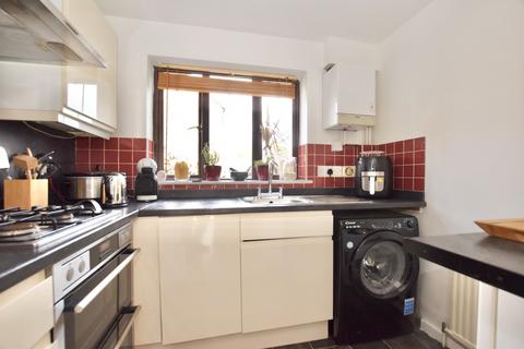 6 Squires Walk, Ashford, TW15 1TS