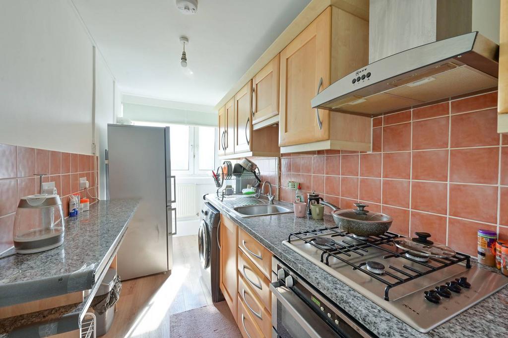 Tunworth Crescent, Roehampton, London, SW15 1 bed flat - £1,400 pcm (£ ...