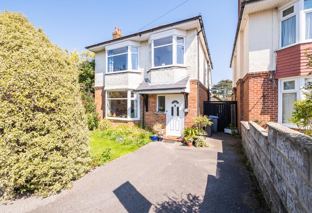 Mavis Road, Bournemouth, Dorset 4 bed detached house for sale £475,000