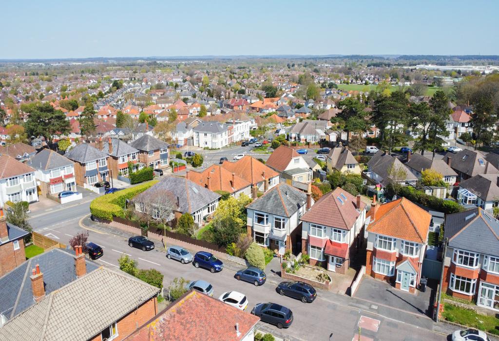 Mavis Road, Bournemouth, Dorset 4 bed detached house for sale £450,000