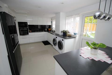 4 Elm Avenue, Heybridge, Maldon, CM9 4NT