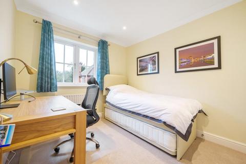 2 bedroom flat for sale, Broadcommon Road,  Hurst,  RG10