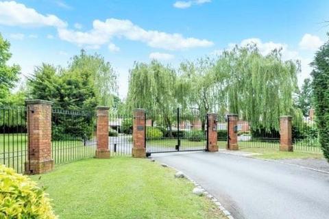 2 bedroom flat for sale, Broadcommon Road,  Hurst,  RG10