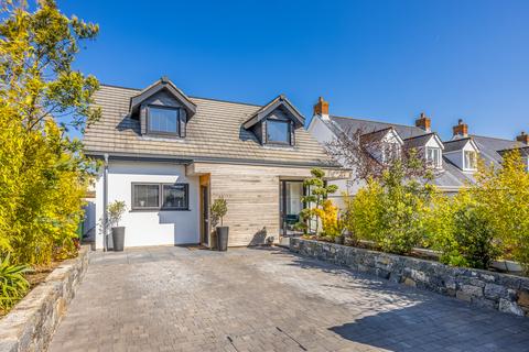 2 bedroom detached house for sale, Route Militaire, St. Sampson, Guernsey