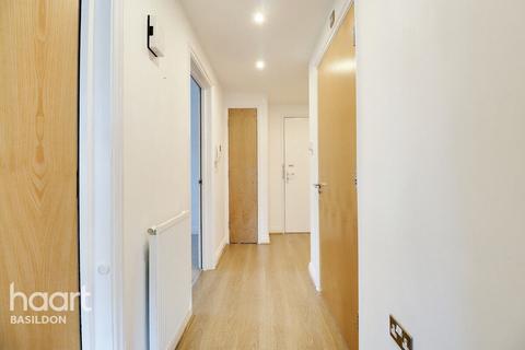 3 Cavell Court, Basildon, SS14 3TH