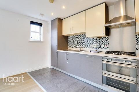 3 Cavell Court, Basildon, SS14 3TH