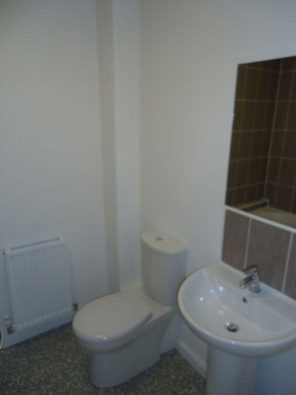 Bamford Drive, Liverpool Available for ACADEMIC YEAR 2017/2018 4 bed