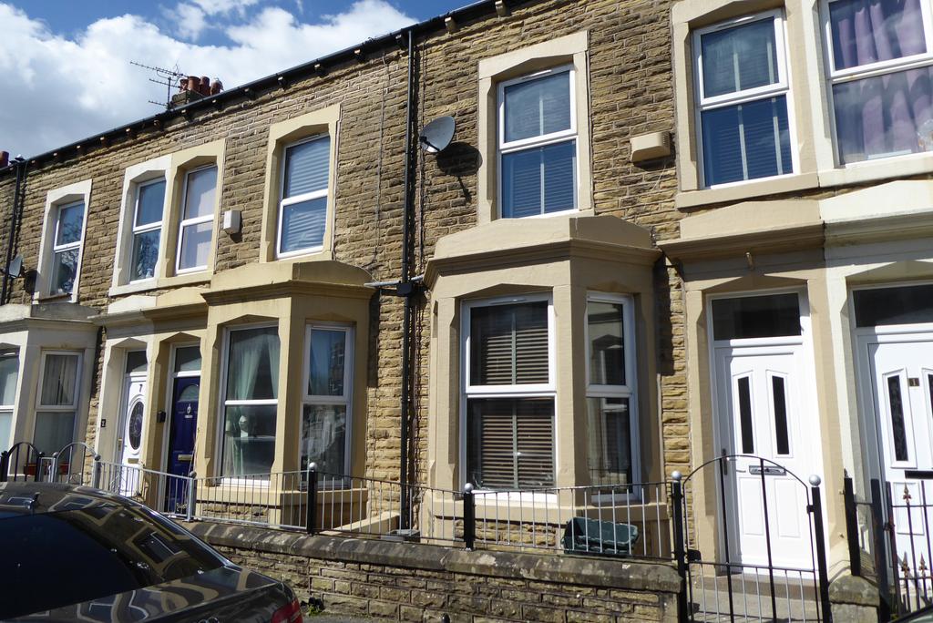 Brunswick Road, Morecambe, LA3 3 bed terraced house £750 pcm (£173 pw)