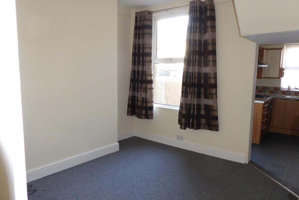 Brunswick Road, Morecambe, LA3 3 bed terraced house £750 pcm (£173 pw)