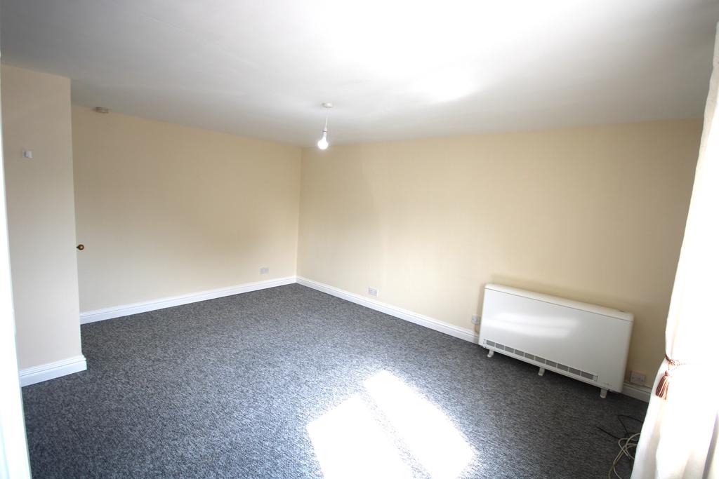 Millfield Avenue, York, YO10 2 bed flat £950 pcm (£219 pw)