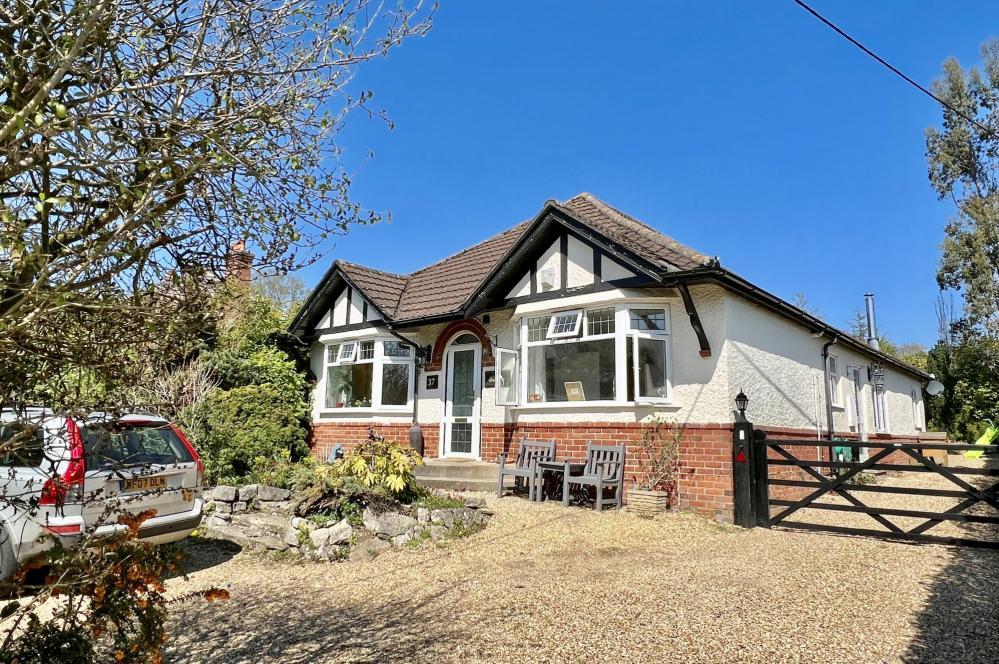 Ringwood Road, Verwood, BH31 7AB 4 bed bungalow for sale £585,000