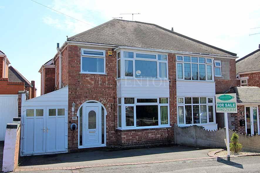 Crossland Crescent, Claregate, Wolverhampton, WV6 3 bed semidetached